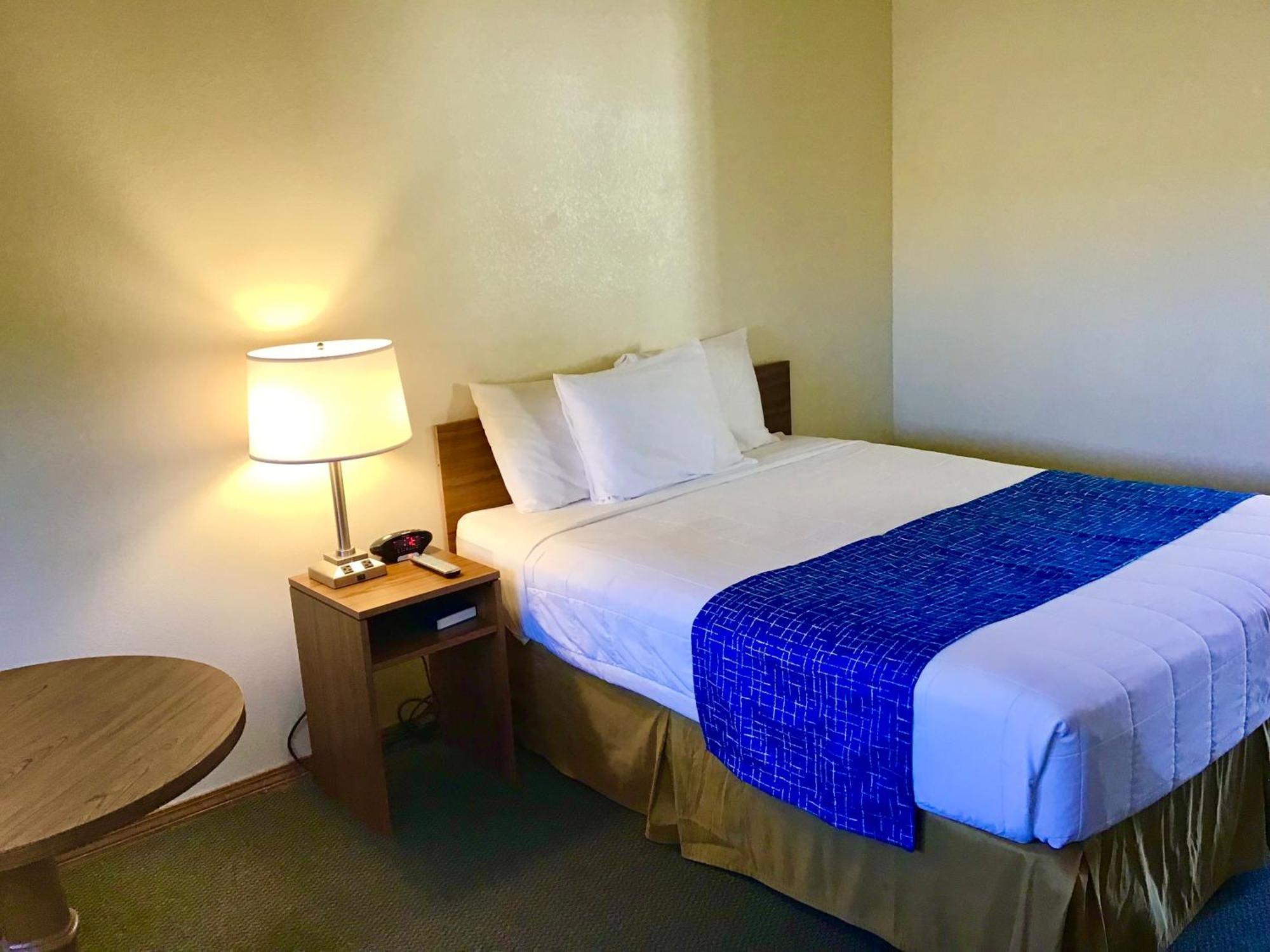 Travelodge By Wyndham Three Forks Extérieur photo