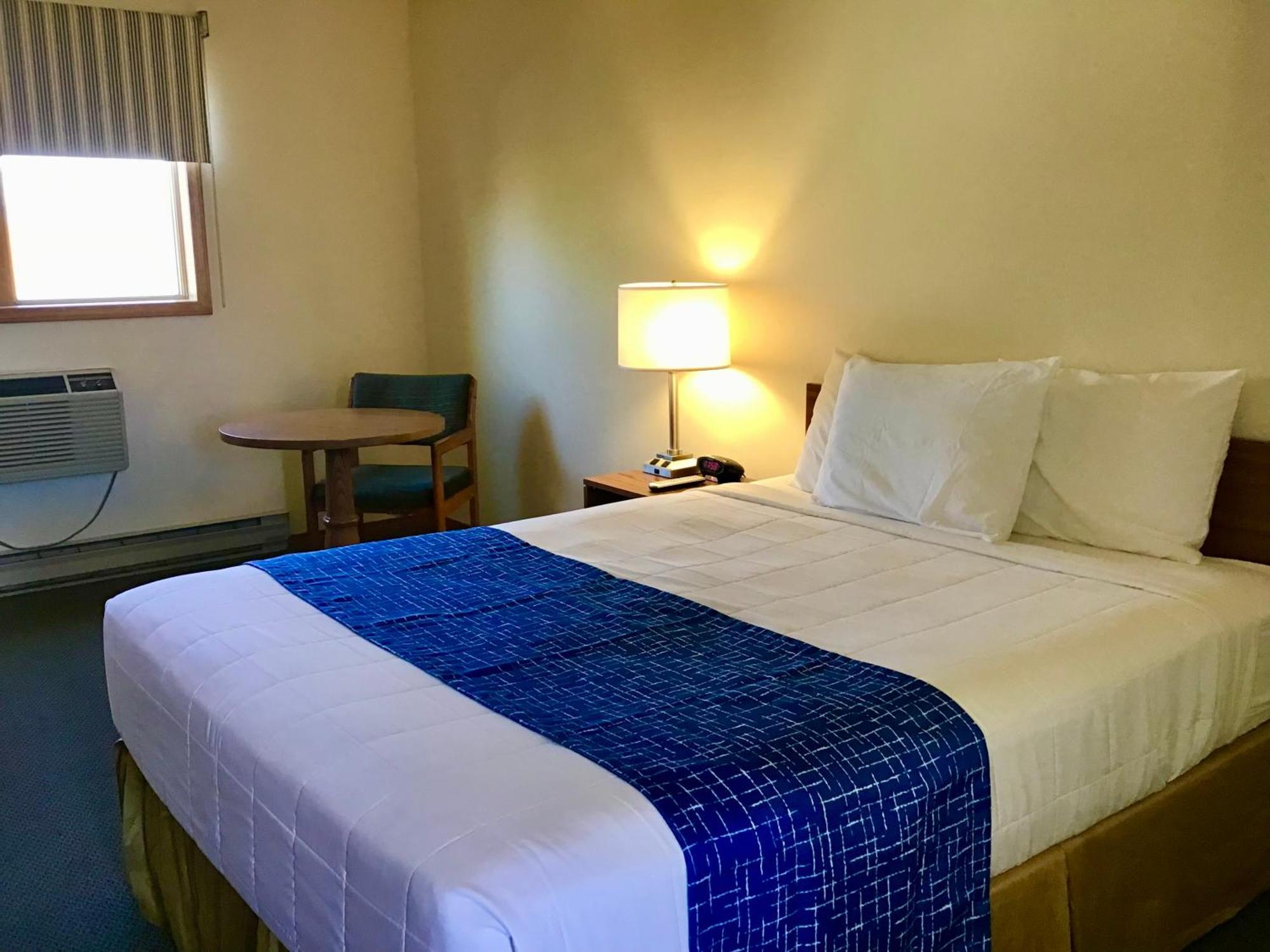 Travelodge By Wyndham Three Forks Extérieur photo