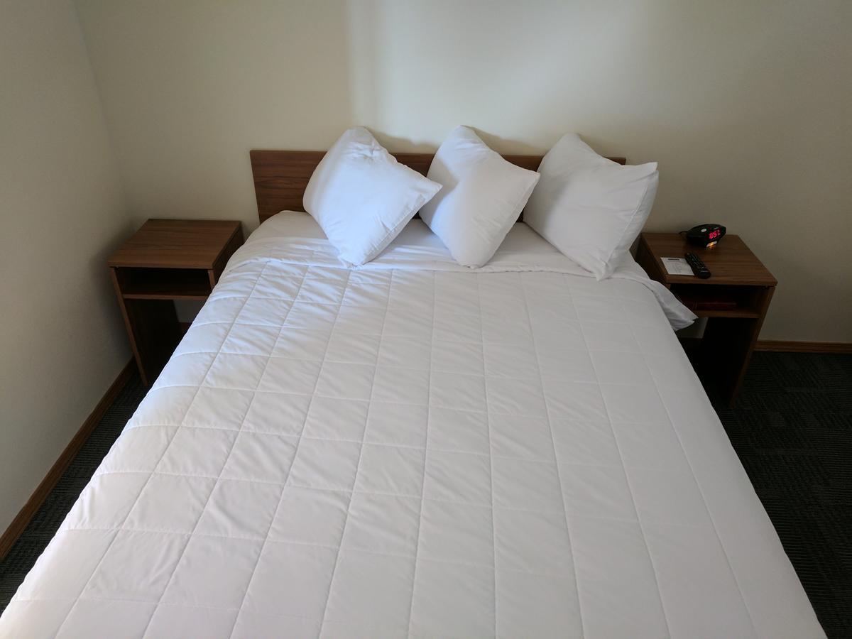 Travelodge By Wyndham Three Forks Extérieur photo